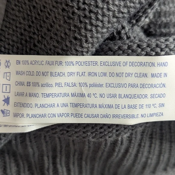 ➕ Forever 21+ Fleece Navidad Graphic Ugly Christmas Sweater | Size 3X - Picture 10 of 10